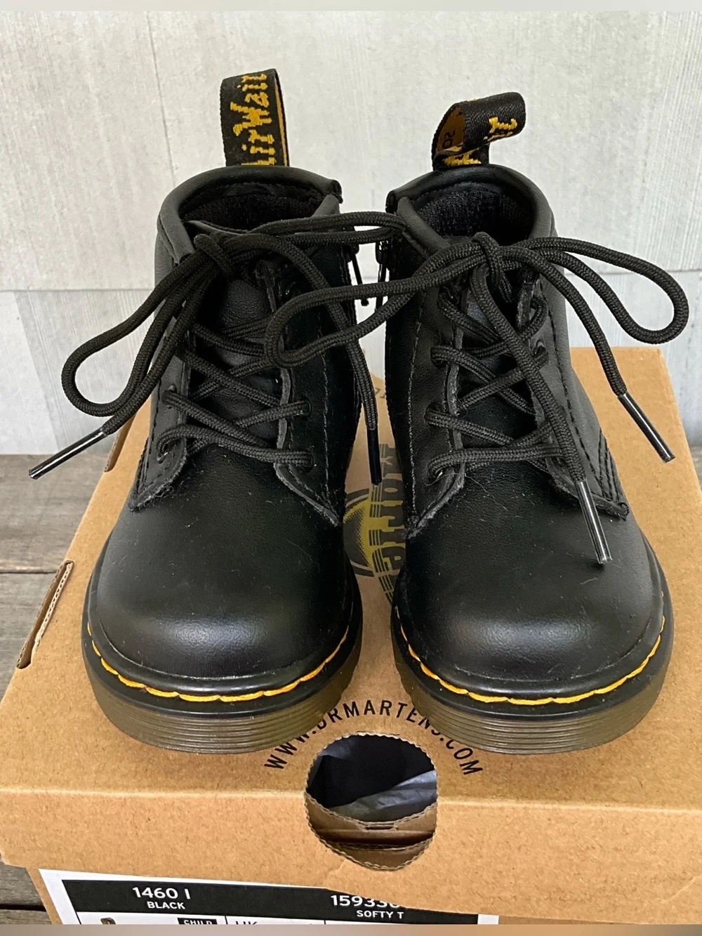 Dr. Doc Martens Baby Classic Black Leather Lace-Up Boots Yellow Stitching Sz 5